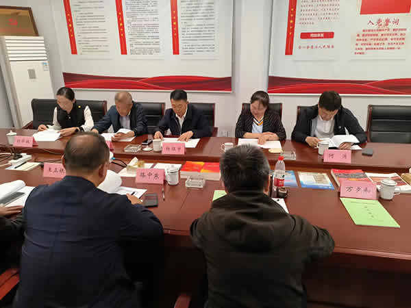 新聞=新疆生產(chǎn)建設(shè)兵團(tuán)第一師八團(tuán)楊政委一行蒞臨我司指導(dǎo)工作02.jpg